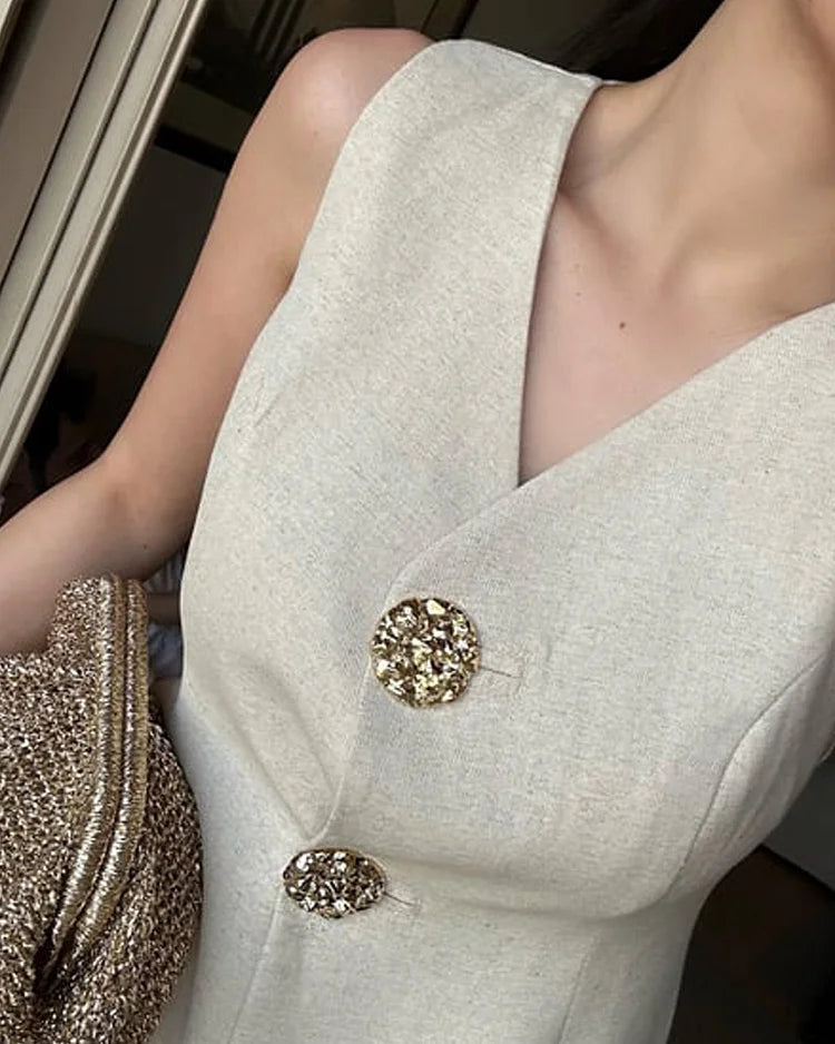Gracefully Styled Garment for Any Occasion