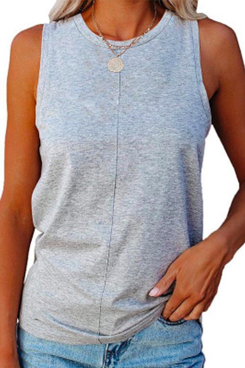 Well Tailored Top with a Graceful Silhouette