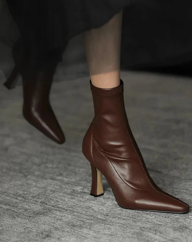 Well Tailored Boots with a Graceful Silhouette