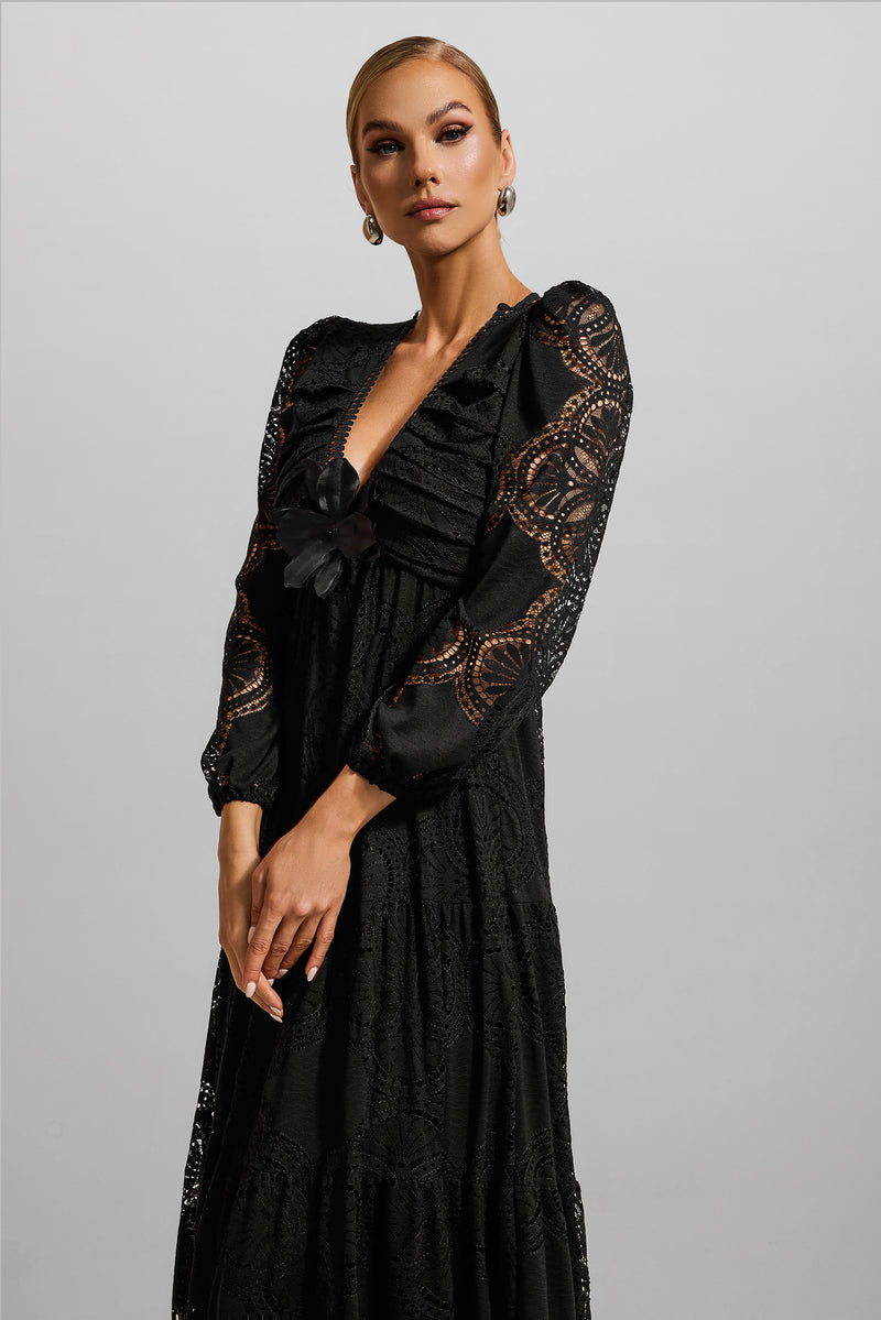Gracefully Styled Dress for Any Occasion