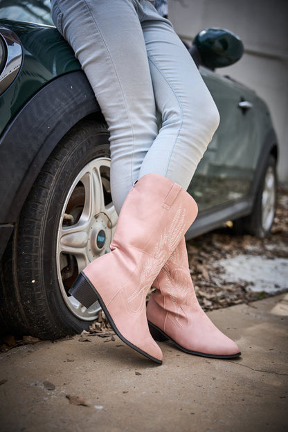 Gracefully Styled Boots for Any Occasion