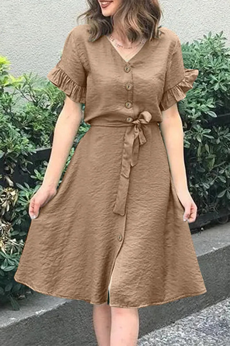 Well Tailored Dress with a Graceful Silhouette