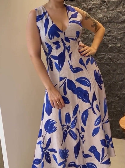 Well Tailored Dress with a Graceful Silhouette