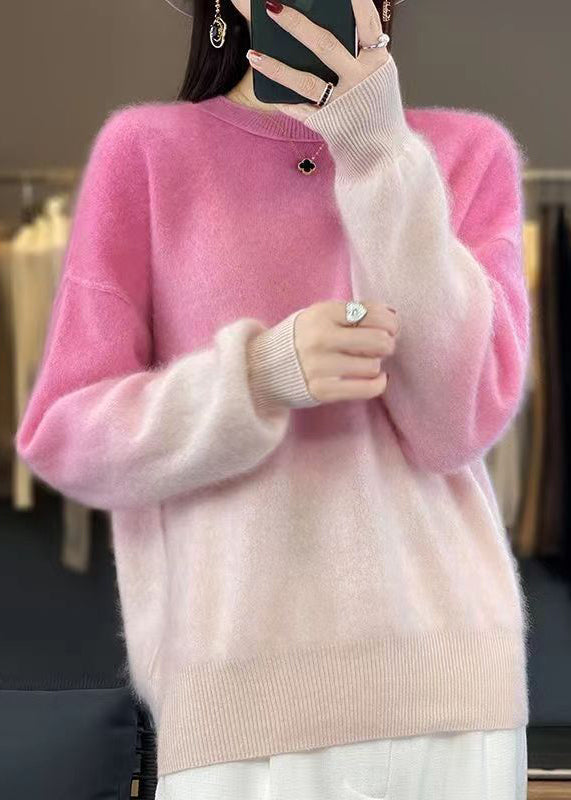 Classic Vintage Sweater with a Flattering Fit