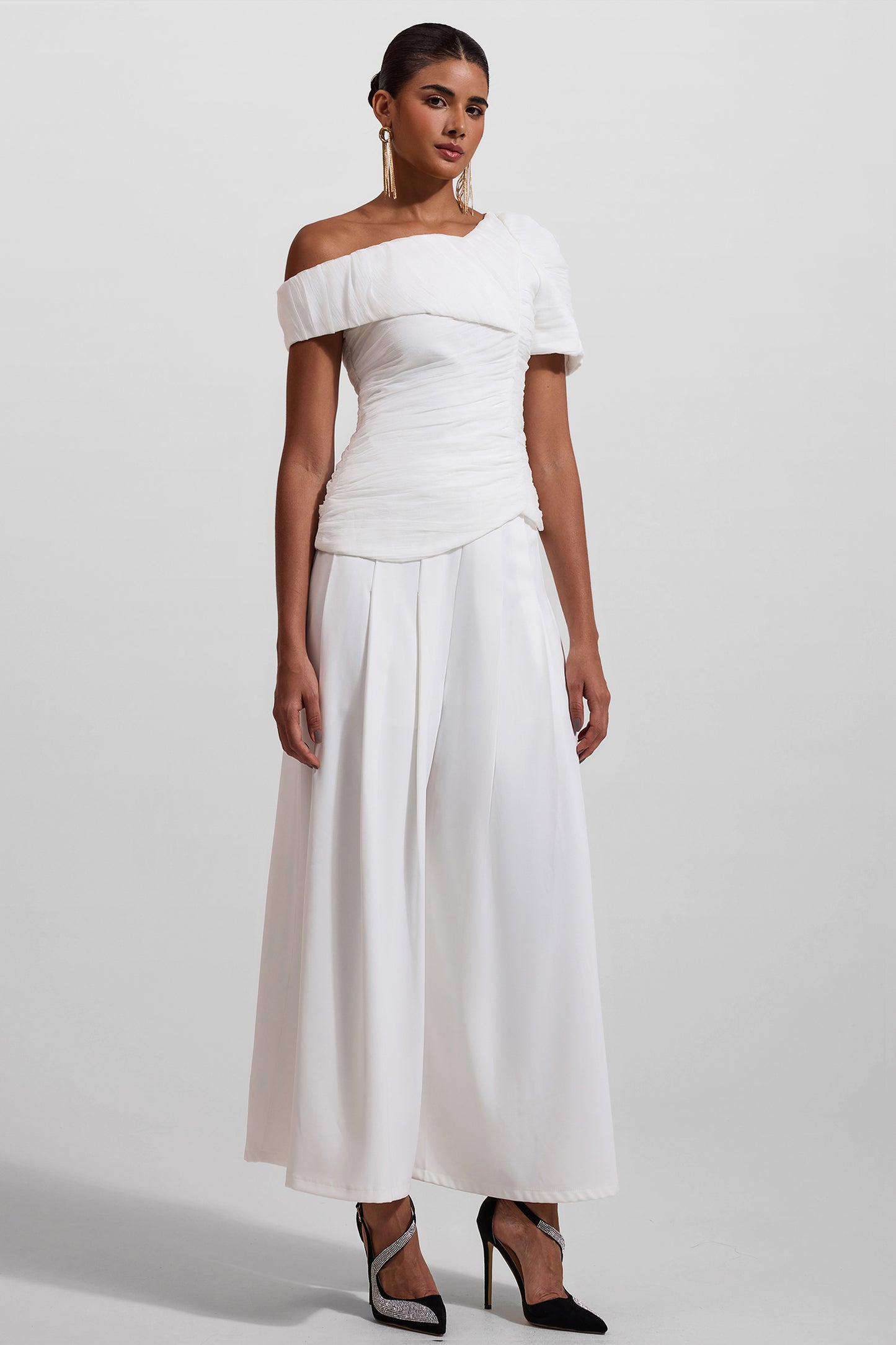 Elegantly Styled Pants for Everyday Wear
