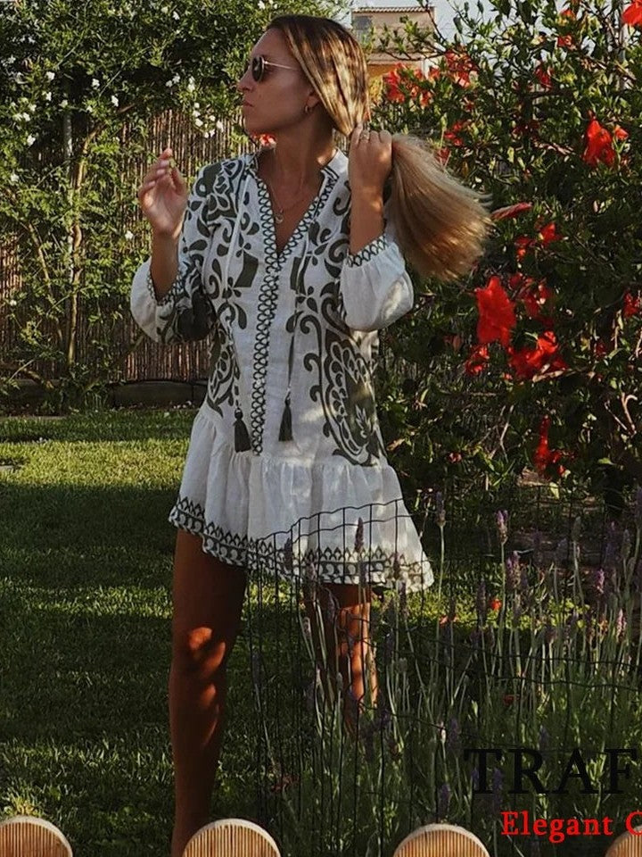 Classic Vintage Dress with a Flattering Fit