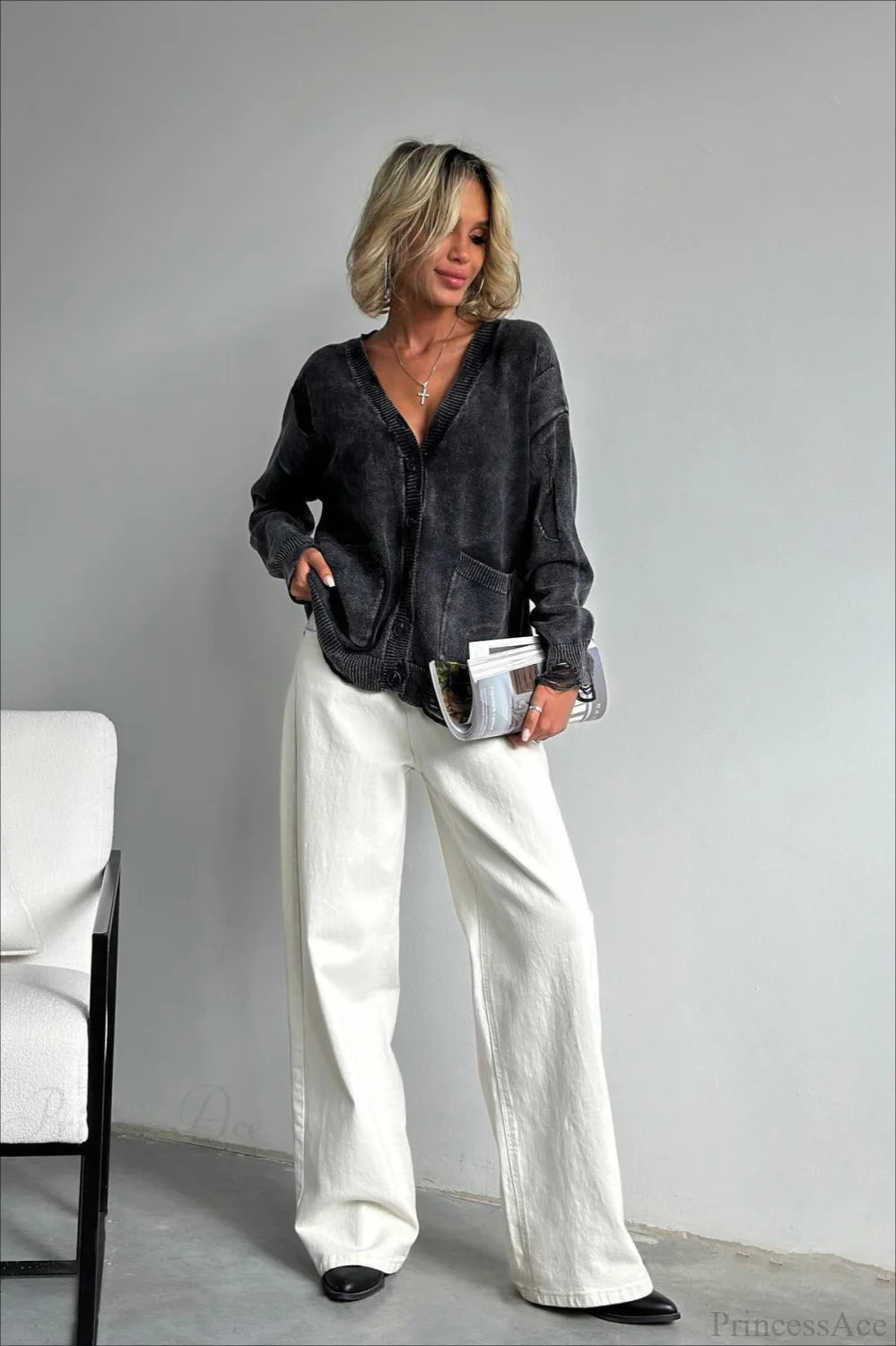 Elegantly Styled Cardigan for Everyday Wear