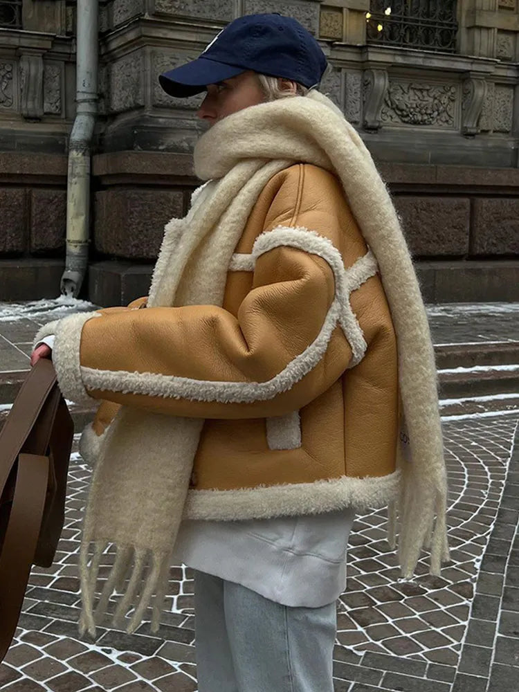 Effortlessly Elegant Jacket with a Timeless Design