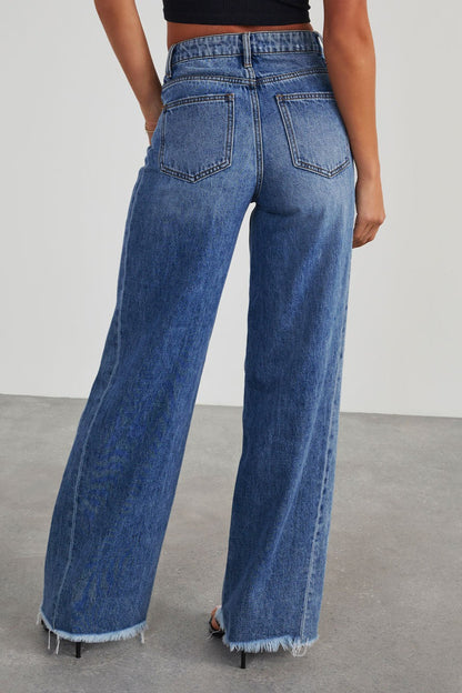Effortlessly Elegant Garment with a Timeless Design