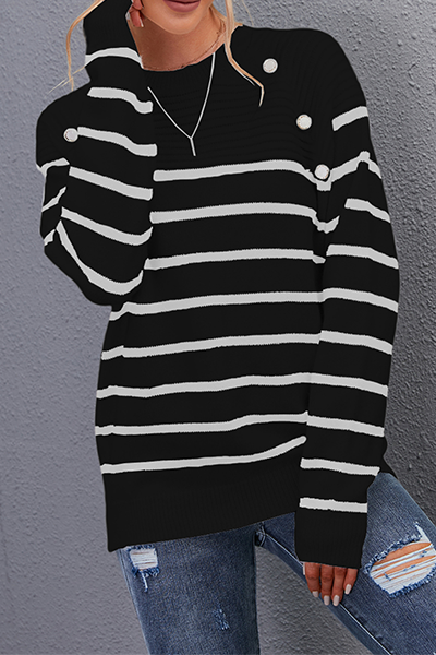 Well Tailored Top with a Graceful Silhouette