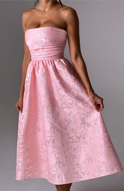 Classic Vintage Dress with a Flattering Fit