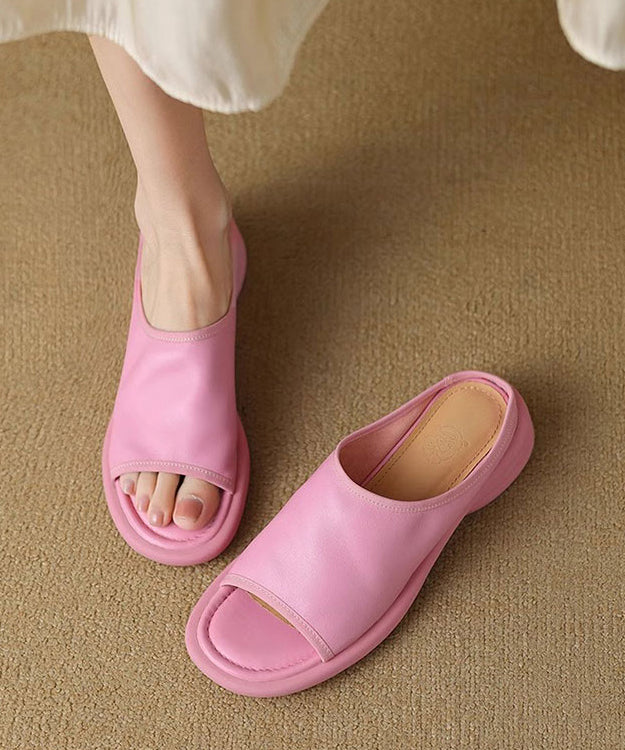 Well Tailored Sandals with a Graceful Silhouette