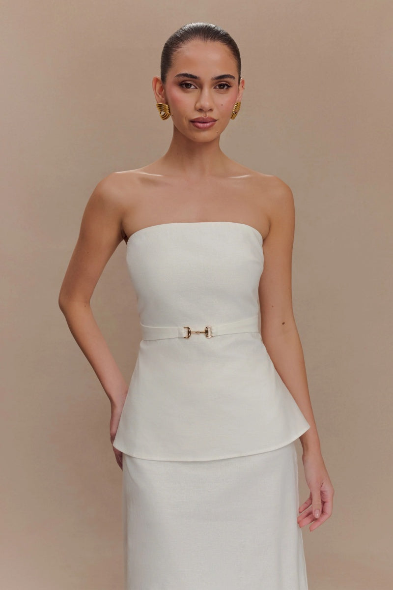 Sophisticated Garment with a Clean Classic Look