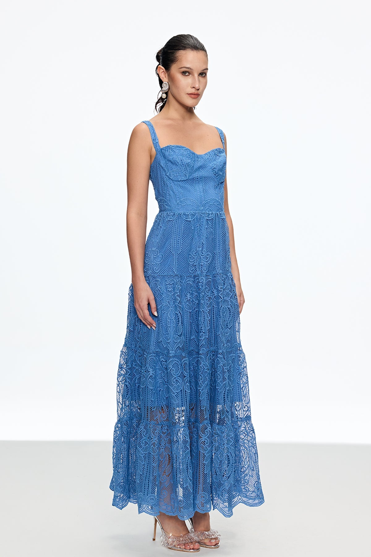Gracefully Styled Dress for Any Occasion