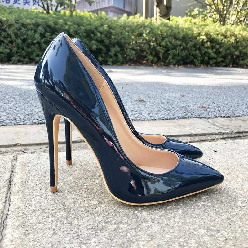 Gracefully Styled Garment for Any Occasion