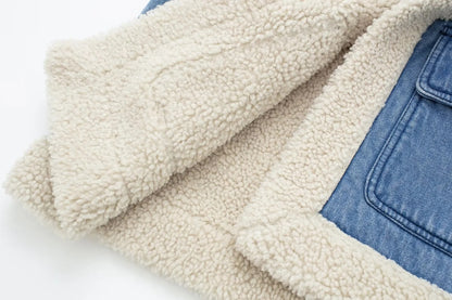 Effortlessly Elegant Coat with a Timeless Design