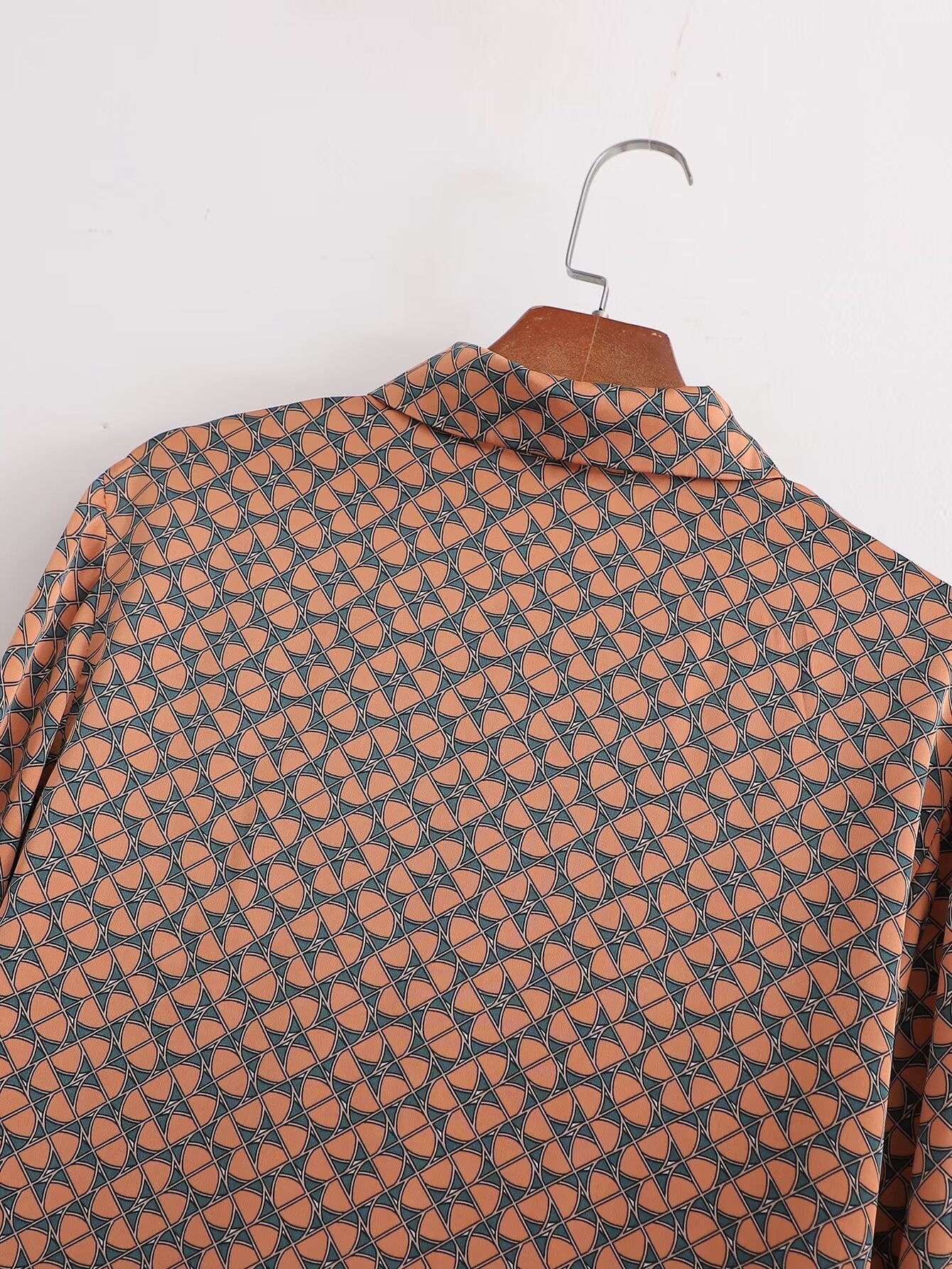 Beautifully Finished Shirt in a Timeless Design