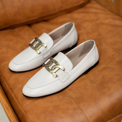 Sophisticated Garment with a Clean Classic Look