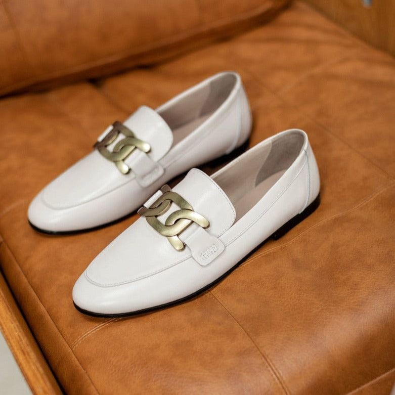 Sophisticated Garment with a Clean Classic Look