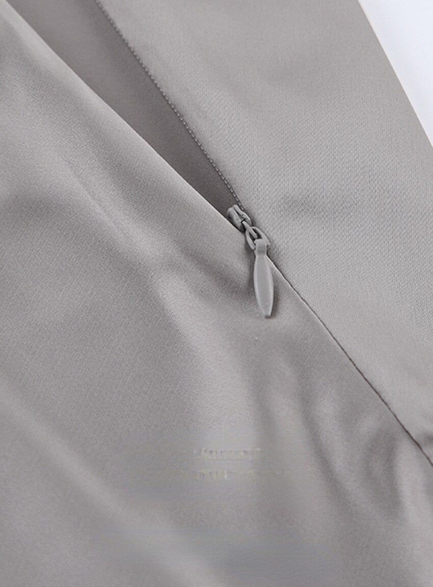 Effortlessly Elegant Garment with a Timeless Design