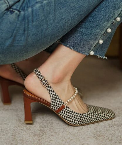 Effortlessly Elegant Heels with a Timeless Design