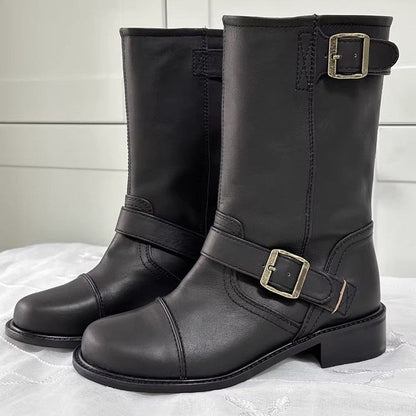 Beautifully Finished Boots in a Timeless Design