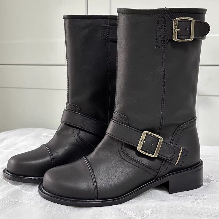 Beautifully Finished Boots in a Timeless Design