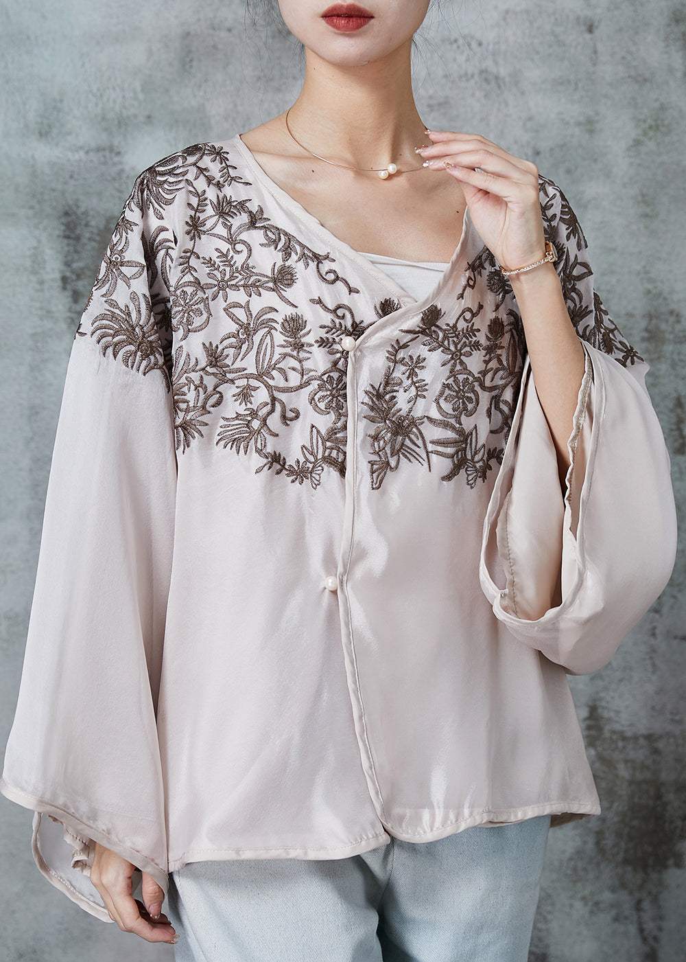Effortlessly Elegant Shirt with a Timeless Design