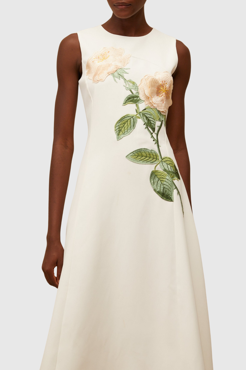 Beautifully Crafted Dress in a Classic Style