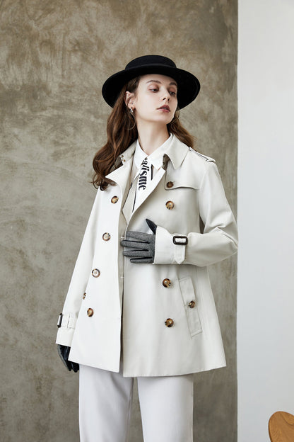 Well Tailored Coat with a Graceful Silhouette