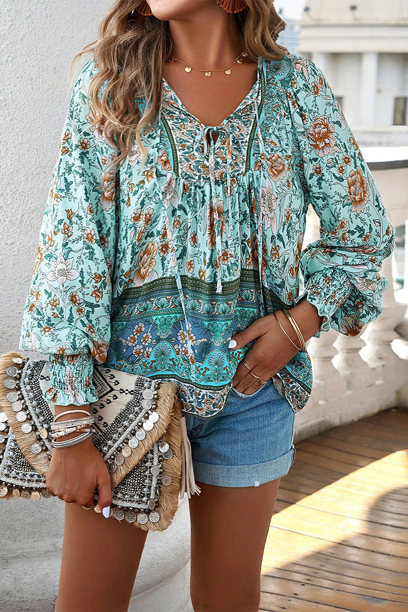 Well Tailored Top with a Graceful Silhouette