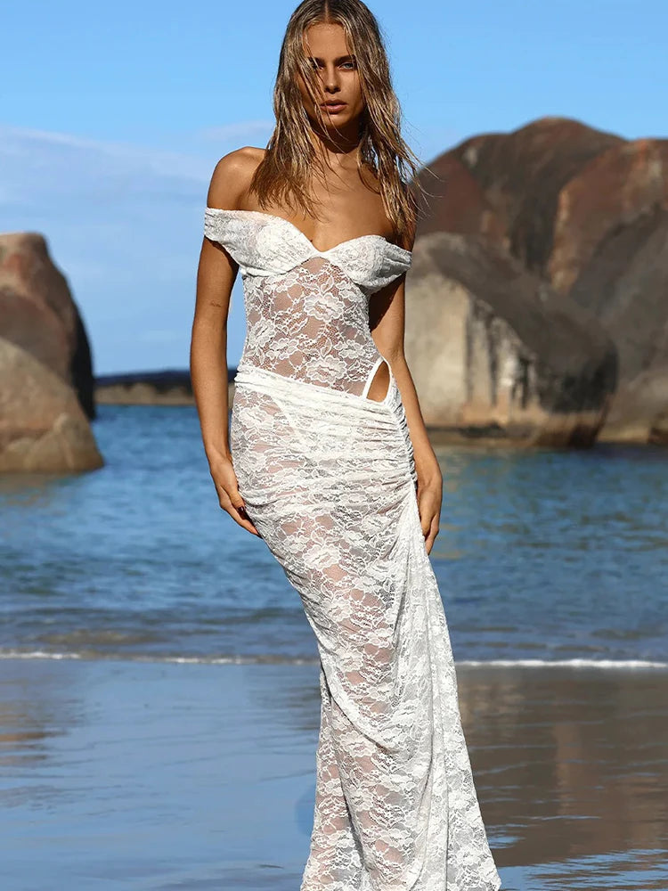 Beautifully Finished Dress in a Timeless Design