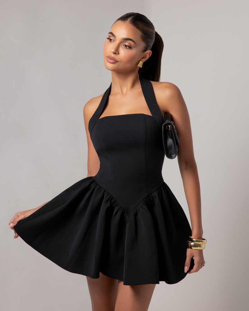 Effortlessly Elegant Dress with a Timeless Design