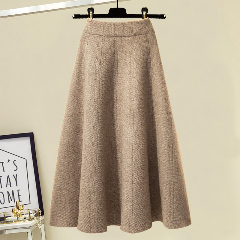 Classic Vintage Sweater with a Flattering Fit