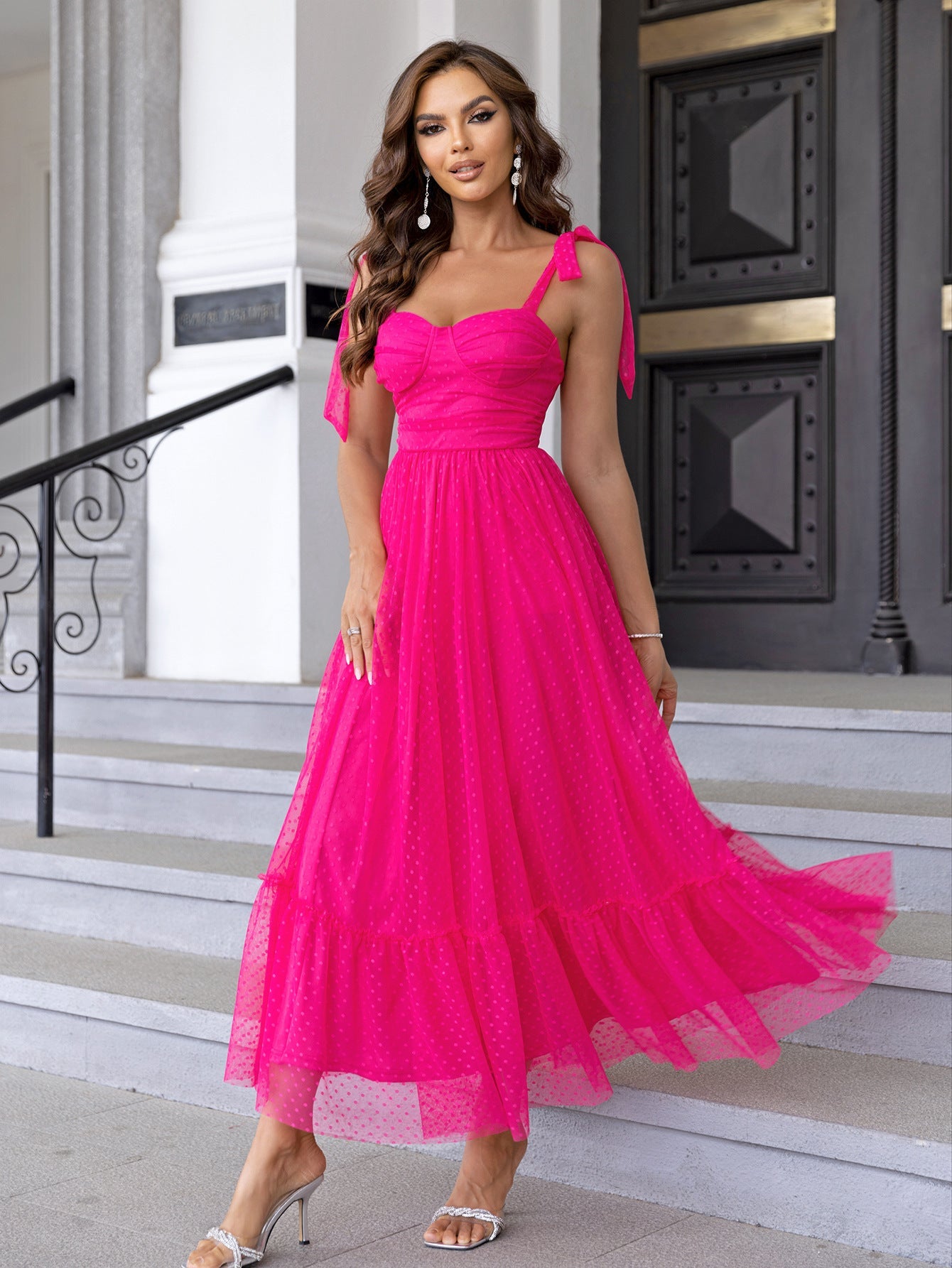 Well Tailored Dress with a Graceful Silhouette