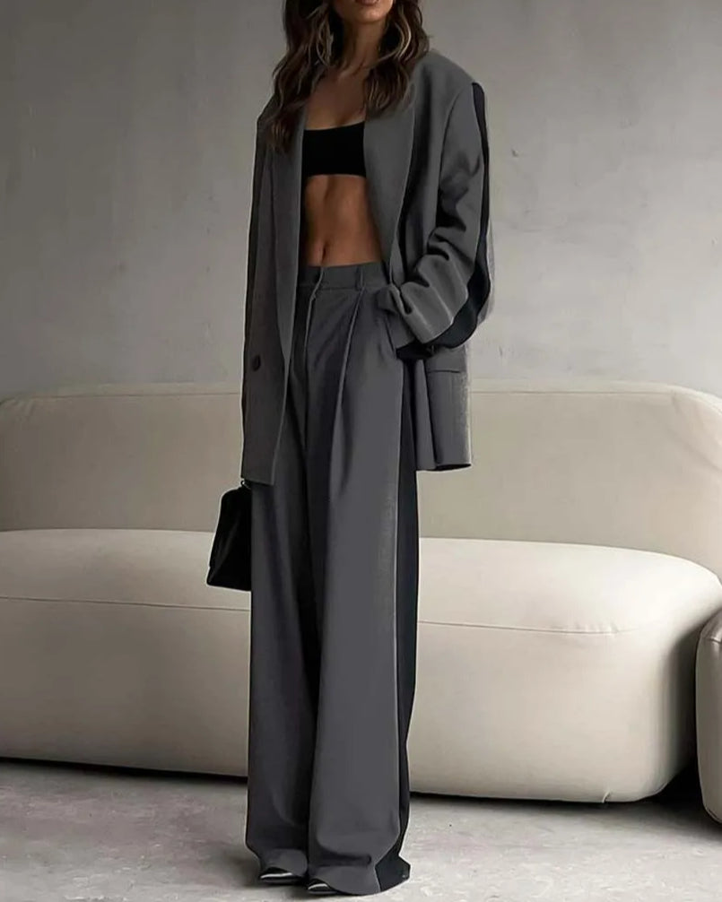 Elegantly Styled Trousers for Everyday Wear