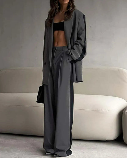 Elegantly Styled Trousers for Everyday Wear