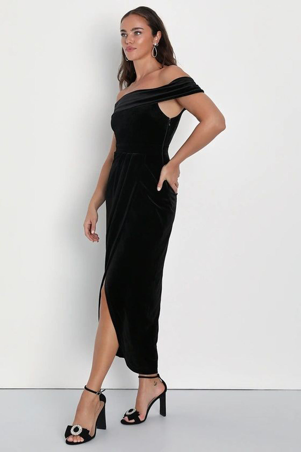 Sophisticated Dress with a Clean Classic Look