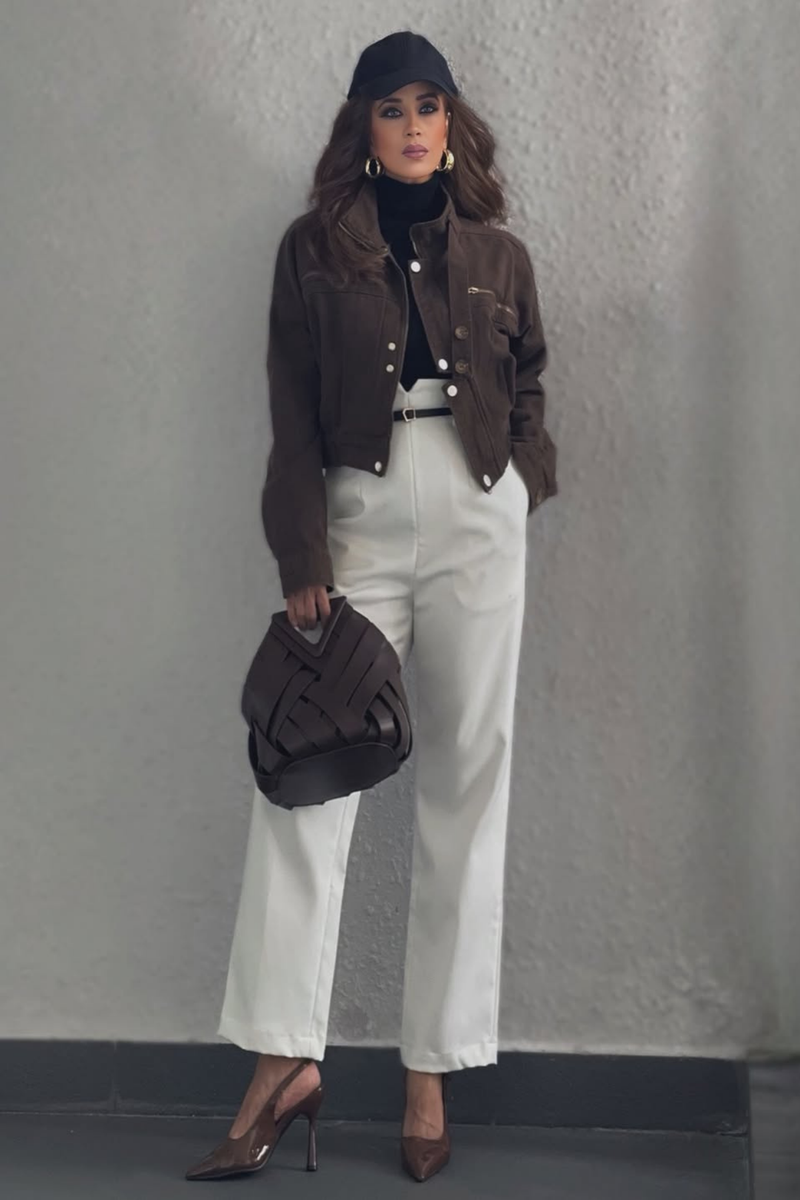 Effortlessly Elegant Jacket with a Timeless Design