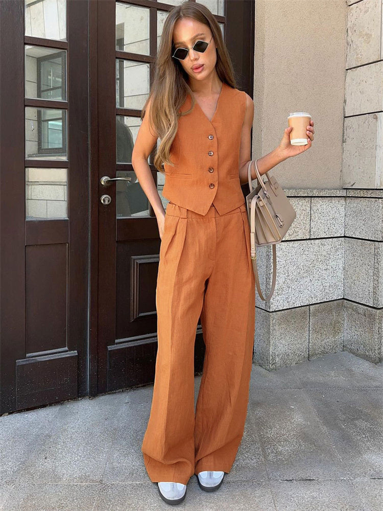 Well Tailored Trousers with a Graceful Silhouette