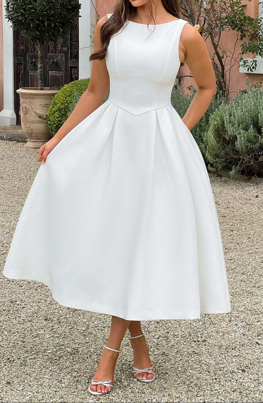 Gracefully Styled Dress for Any Occasion