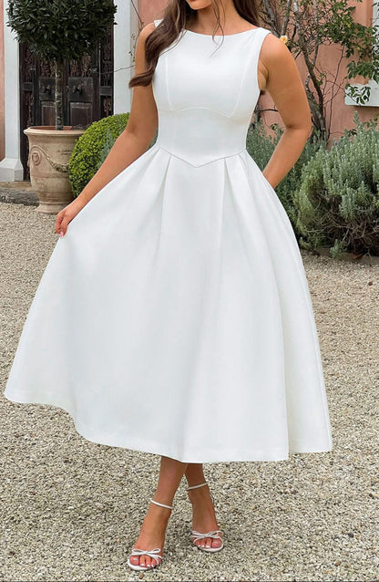 Gracefully Styled Dress for Any Occasion