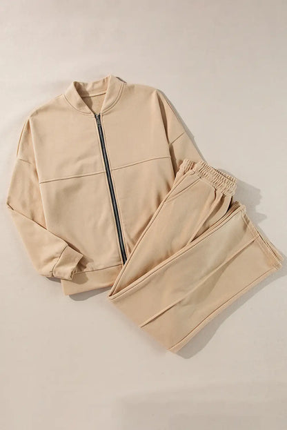 Effortlessly Elegant Jacket with a Timeless Design