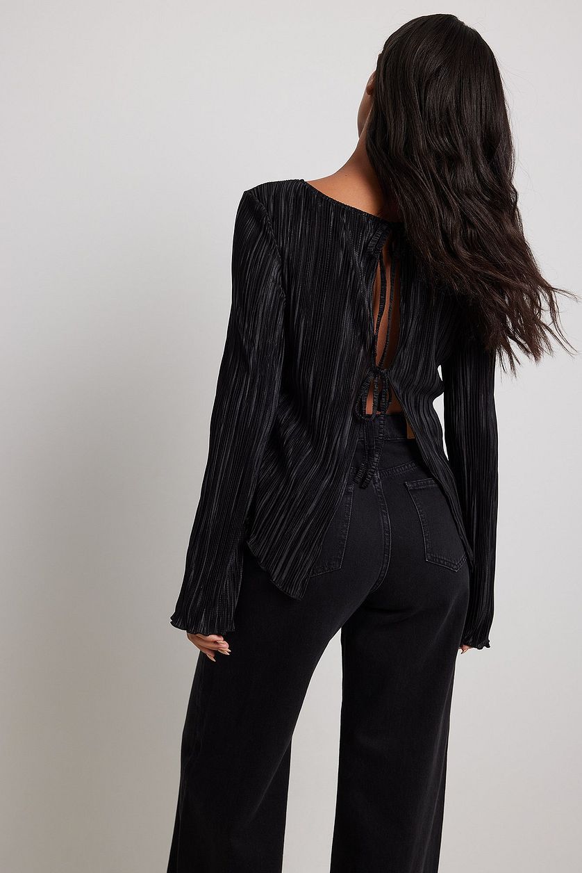 Classic Vintage Top with a Flattering Fit