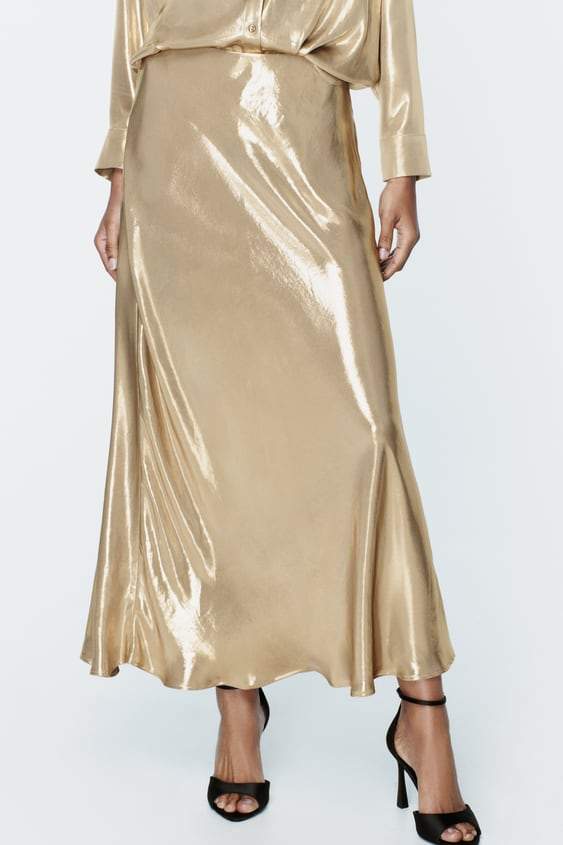 Beautifully Finished Garment in a Timeless Design