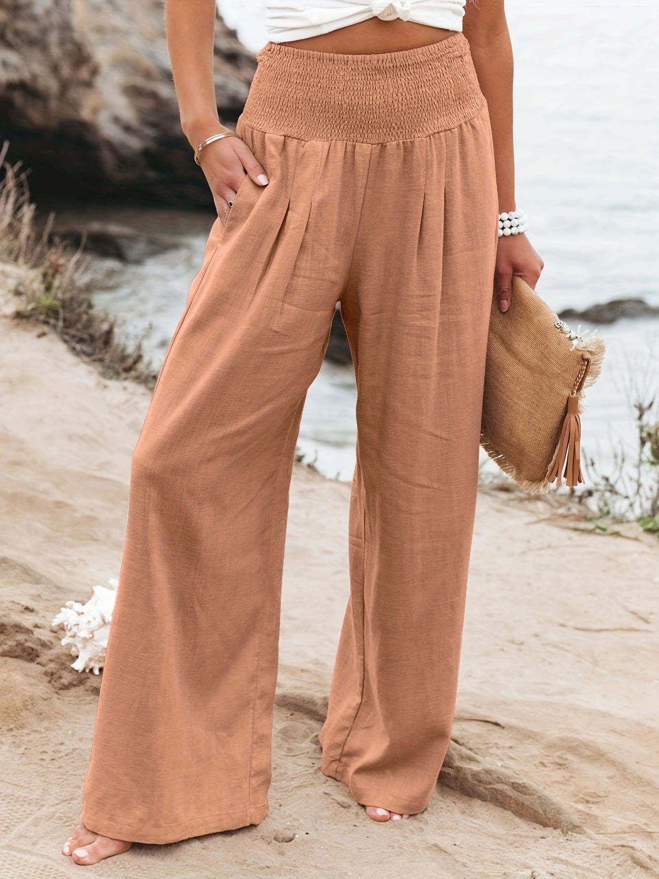 Well Tailored Trousers with a Graceful Silhouette