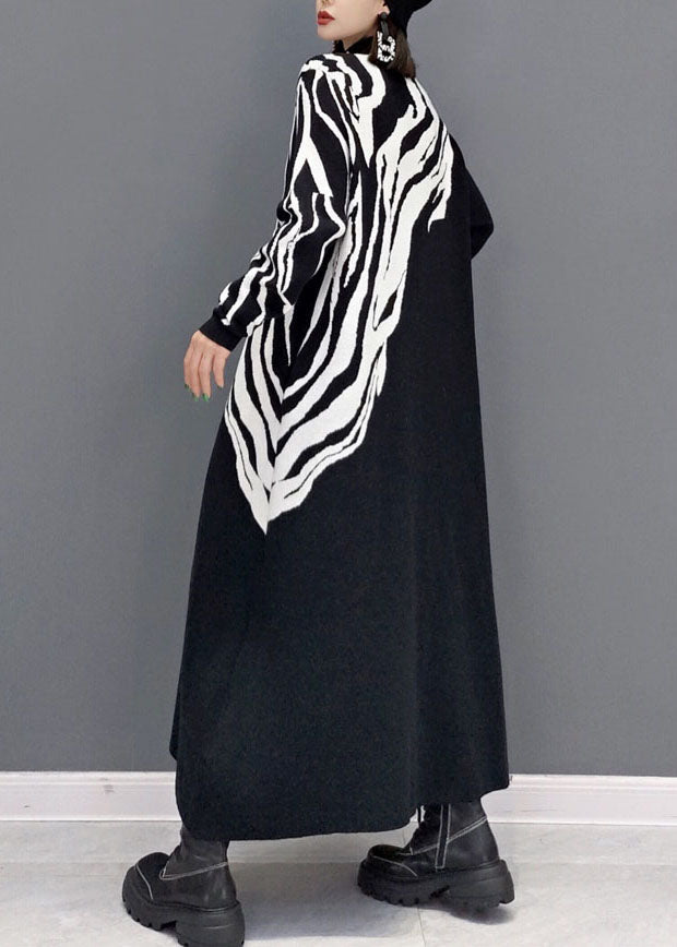 Well Tailored Sweater with a Graceful Silhouette