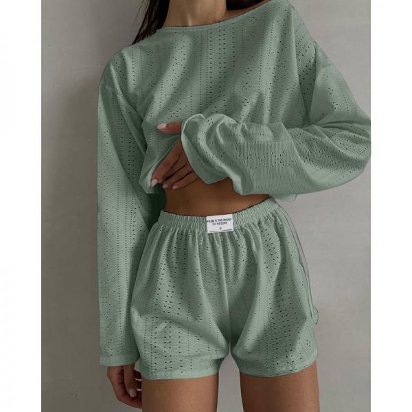 Beautifully Finished Pullover in a Timeless Design