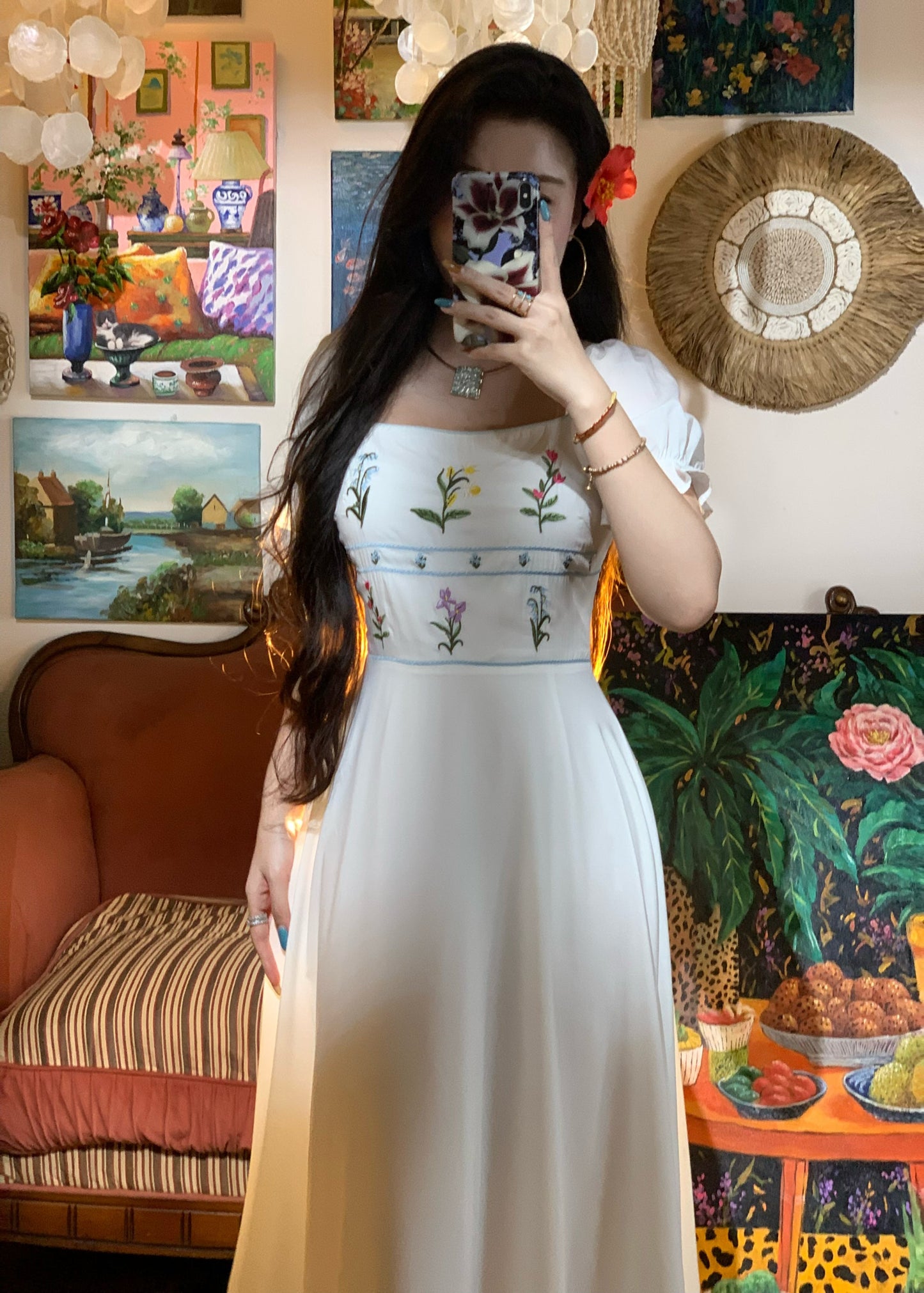 Well Tailored Dress with a Graceful Silhouette