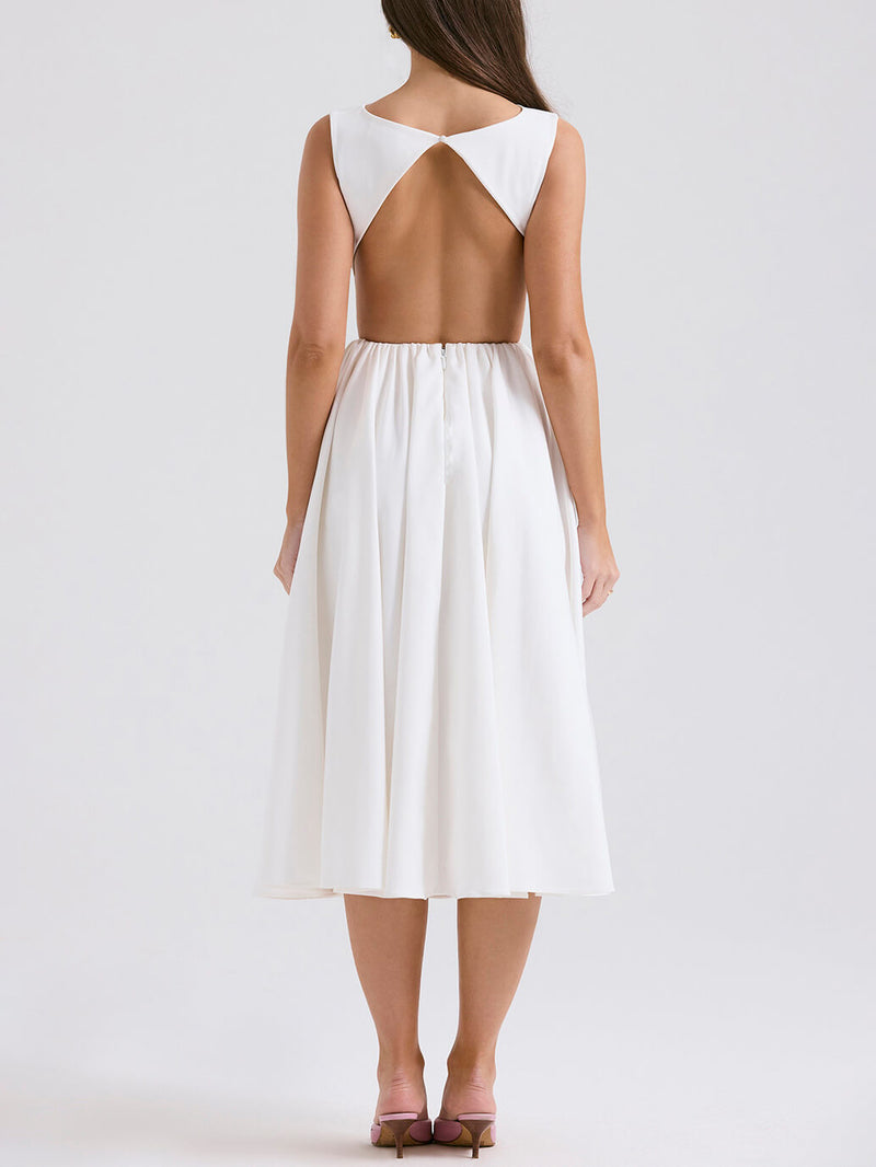 Well Tailored Dress with a Graceful Silhouette